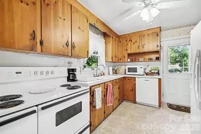 2240 Ashley Road, Charlotte, NC 28208 - Photo 11