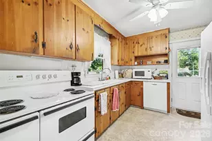 2240 Ashley Rd, Charlotte, NC 28208 - Photo 11