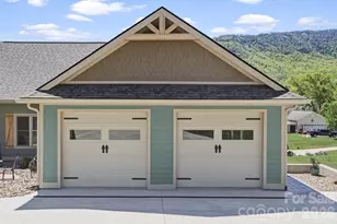 141 N Crab Meadow Dr, Hendersonville, NC 28739 - Photo 3