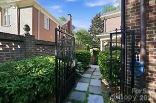 309 Hempstead Pl, Charlotte, NC 28207 - Photo 41