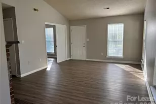 6714 Marston Ct, Charlotte, NC 28215 - Photo 3