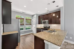 3841 Willow Green Pl, Charlotte, NC 28206 - Photo 5