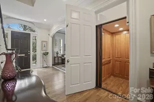2044 Queens Rd W, Charlotte, NC 28207 - Photo 7