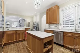 2044 Queens Rd W, Charlotte, NC 28207 - Photo 19