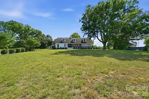 5009 Hemby Rd, Matthews, NC 28104 - Photo 3