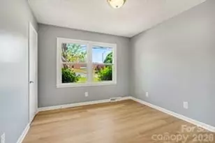7040 Idlewild Rd, Charlotte, NC 28212 - Photo 15