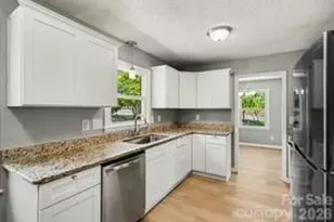 7040 Idlewild Rd, Charlotte, NC 28212 - Photo 13