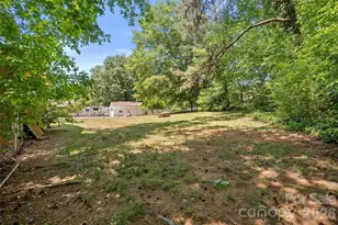 605 E Boston Ave, Bessemer City, NC 28016 - Photo 25
