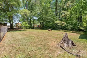 605 E Boston Ave, Bessemer City, NC 28016 - Photo 21
