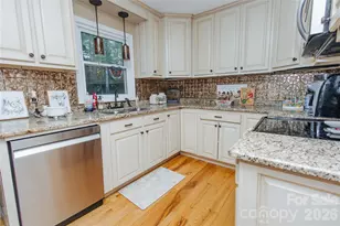 341 Bond St, Marion, NC 28752 - Photo 9
