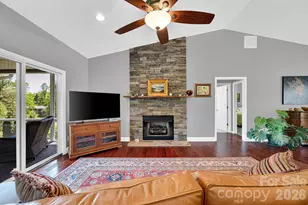 108 Fairway Knoll Dr, Hendersonville, NC 28739 - Photo 5