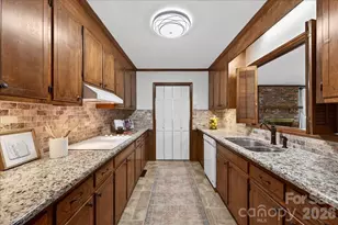 8500 Prince George Rd, Charlotte, NC 28210 - Photo 17