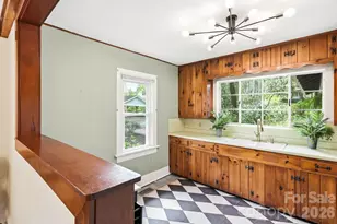 127 Erkwood Dr, Hendersonville, NC 28739 - Photo 11