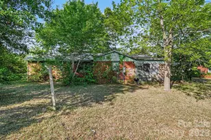 105 W Temple Ave, Rockingham, NC 28380 - Photo 11