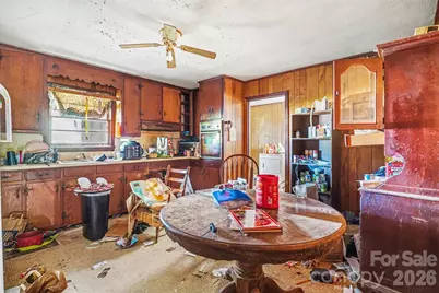 105 W Temple Avenue, Rockingham, NC 28380 - Photo 5