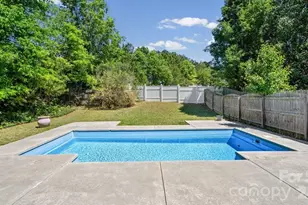 2011 Stargrass Ct, Charlotte, NC 28213 - Photo 31