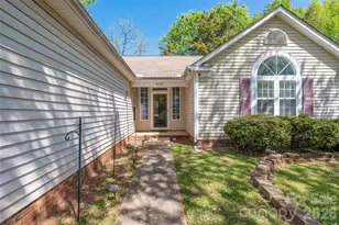 9713 Veronica Dr, Charlotte, NC 28215 - Photo 3
