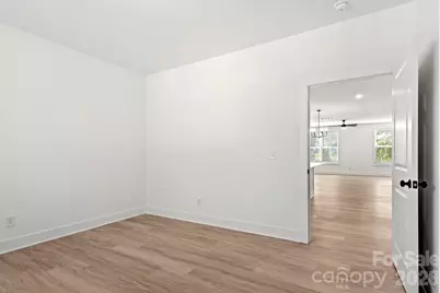 2526 Deherradora Avenue, Charlotte, NC 28208 - Photo 17