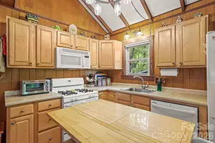 80 Corbin Hills Dr, Franklin, NC 28734 - Photo 7