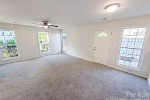 9510 Littleleaf Dr, Charlotte, NC 28215 - Photo 5