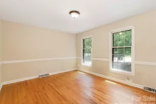 12301 Oakhaven Dr, Charlotte, NC 28273 - Photo 5