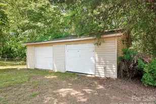 12301 Oakhaven Dr, Charlotte, NC 28273 - Photo 37