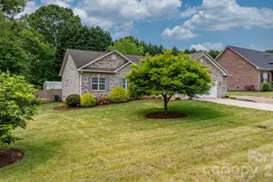 3534 47th Ave Pl NE, Hickory, NC 28601 - Photo 5