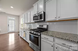 4028 Whittier Ln, Tega Cay, SC 29708 - Photo 9