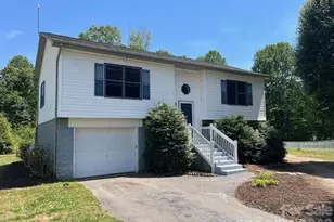 2381 Boardwalk Ct, Lenoir, NC 28645 - Photo 3