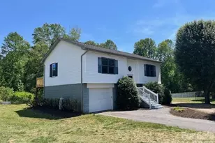 2381 Boardwalk Ct, Lenoir, NC 28645 - Photo 3
