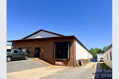 1707 10th Avenue NE, Hickory, NC 28601 - Photo 1