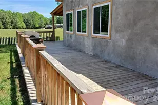 300 Woodlawn Dr, Connelly Springs, NC 28612 - Photo 17
