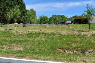 300 Woodlawn Dr, Connelly Springs, NC 28612 - Photo 9