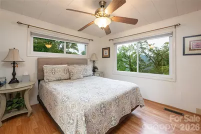 8 N Delano Road, Asheville, NC 28805 - Photo 23