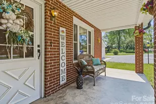318 Resort St, Hendersonville, NC 28792 - Photo 21