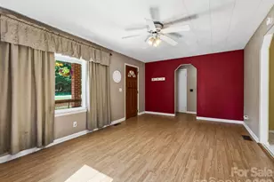 318 Resort St, Hendersonville, NC 28792 - Photo 5