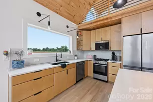 211 Race Path Rd, Union Grove, NC 28689 - Photo 15