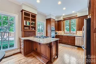 2560 Morrocroft Ln, Charlotte, NC 28211 - Photo 13