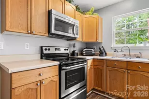 1315 Red Tallen Ct, Charlotte, NC 28214 - Photo 9