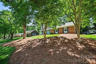7022 Ludwig Dr, Charlotte, NC 28215 - Photo 3
