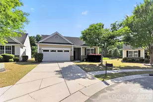 8807 Heartleaf Rd, Charlotte, NC 28227 - Photo 3