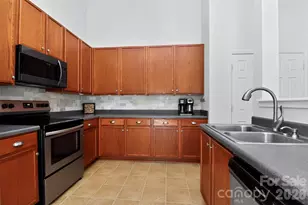 8807 Heartleaf Rd, Charlotte, NC 28227 - Photo 17