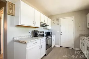 1913 Freeman Mill Rd, Greensboro, NC 27406 - Photo 5