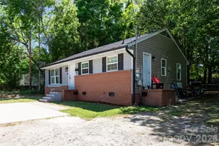 1913 Freeman Mill Rd, Greensboro, NC 27406 - Photo 3