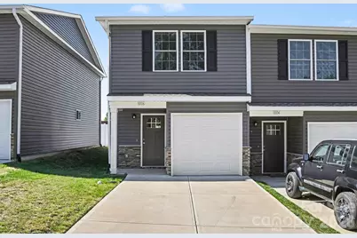 1006 10th Avenue NE, Hickory, NC 28601 - Photo 1
