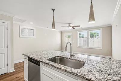 1006 10th Avenue NE, Hickory, NC 28601 - Photo 9