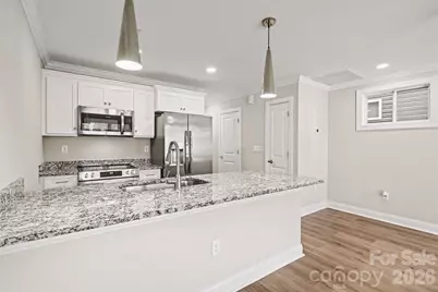 1006 10th Avenue NE, Hickory, NC 28601 - Photo 7