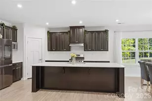 10158 Paper Birch Dr, Charlotte, NC 28215 - Photo 11