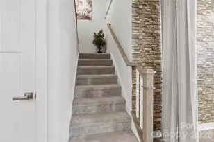 10158 Paper Birch Dr, Charlotte, NC 28215 - Photo 19