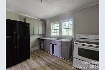 930 S Miller Street, Gastonia, NC 28052 - Photo 5